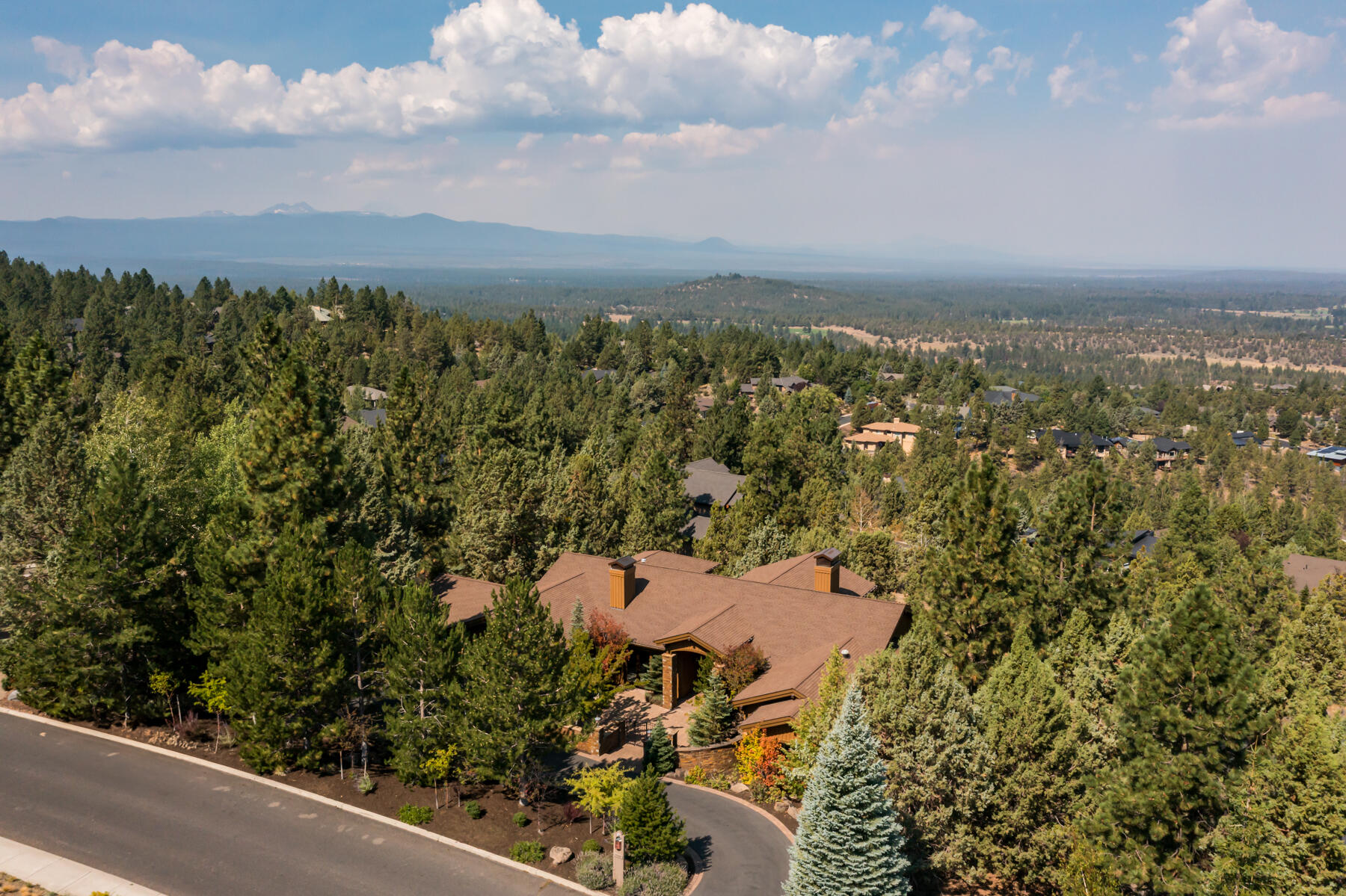 1564 NW Overlook Drive