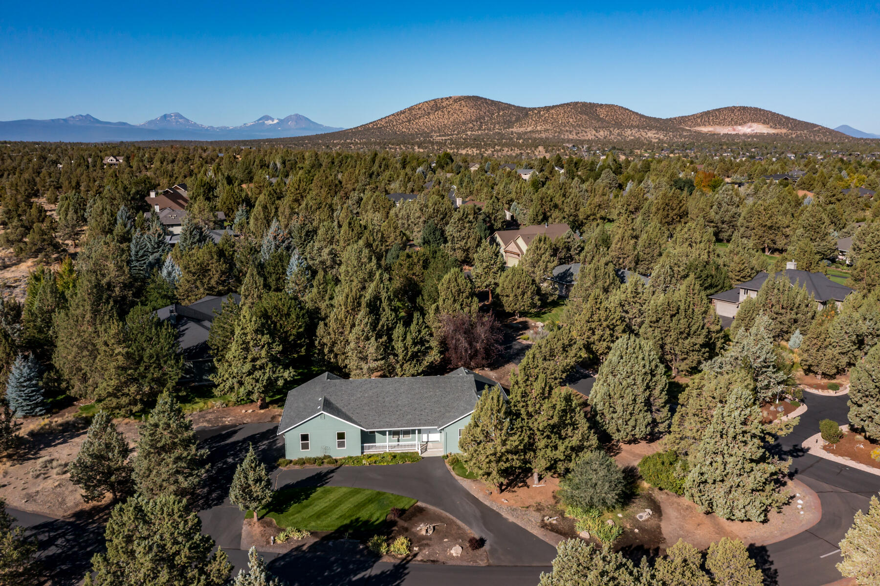 2525 Cliff Hawk Court