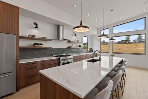 Tiny photo for 3122 NW Crossing Drive, Bend, OR 97703 (MLS # 220212928)