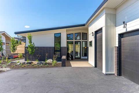 Tiny photo for 3122 NW Crossing Drive, Bend, OR 97703 (MLS # 220212928)