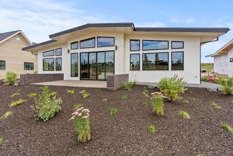 Tiny photo for 3122 NW Crossing Drive, Bend, OR 97703 (MLS # 220212928)