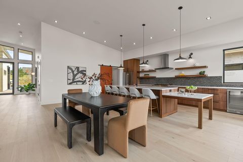 Tiny photo for 3122 NW Crossing Drive, Bend, OR 97703 (MLS # 220212928)