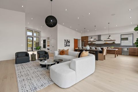 Tiny photo for 3122 NW Crossing Drive, Bend, OR 97703 (MLS # 220212928)