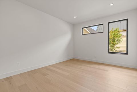 Tiny photo for 3122 NW Crossing Drive, Bend, OR 97703 (MLS # 220212928)