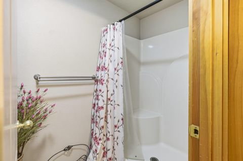 Tiny photo for 62262 Chickadee Lane, Bend, OR 97701 (MLS # 220212403)