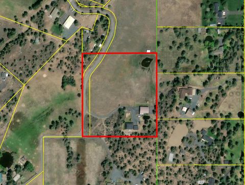 Tiny photo for 62262 Chickadee Lane, Bend, OR 97701 (MLS # 220212403)