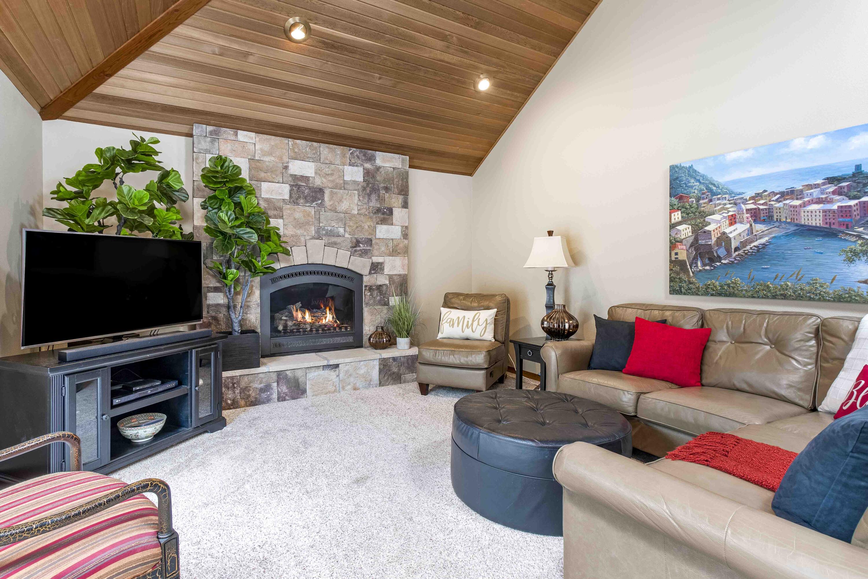 Fairway Point Villag - Residential