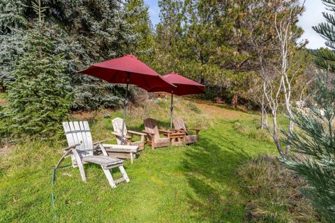 Tiny photo for 252 Frontier Lane, Grants Pass, OR 97526 (MLS # 220215170)