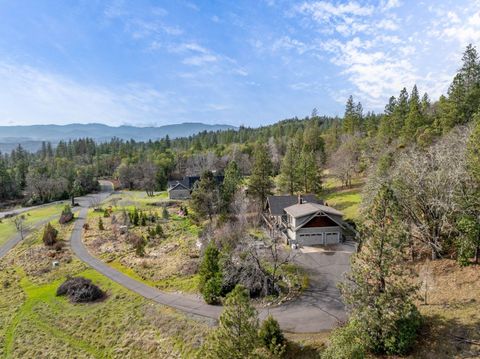 Tiny photo for 252 Frontier Lane, Grants Pass, OR 97526 (MLS # 220215170)
