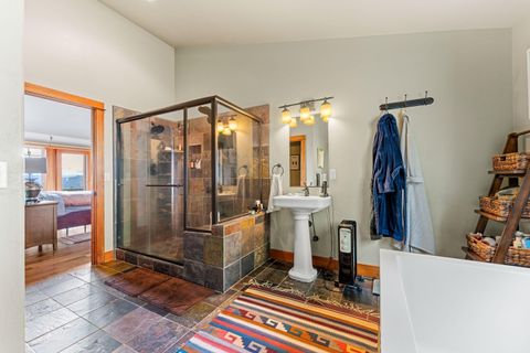 Tiny photo for 252 Frontier Lane, Grants Pass, OR 97526 (MLS # 220215170)