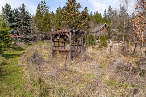 Tiny photo for 252 Frontier Lane, Grants Pass, OR 97526 (MLS # 220215170)