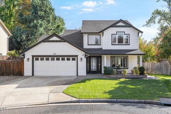 543 HOOVER PARK DR, MEDFORD, OR 97504 - Image 51da207019f3b802a79d86fe23d3cebc/3676812588