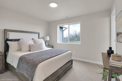 Tiny photo for 1822 Dragon Tail Place #15, Medford, OR 97504 (MLS # 220213132)