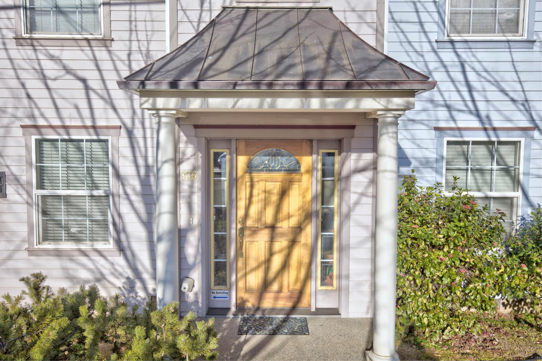 Siskiyou Springs Luxury Townhomes - Residential