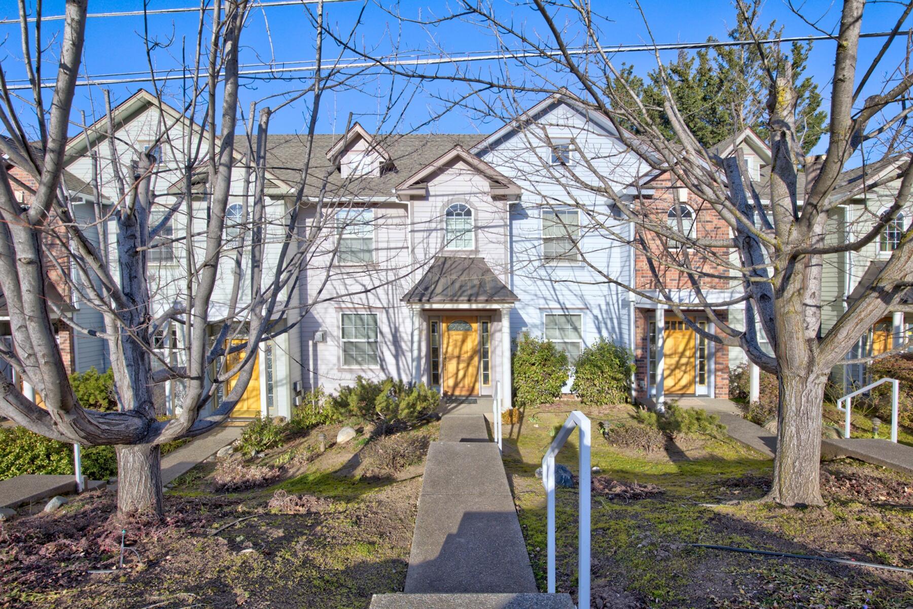 Siskiyou Springs Luxury Townhomes - Residential