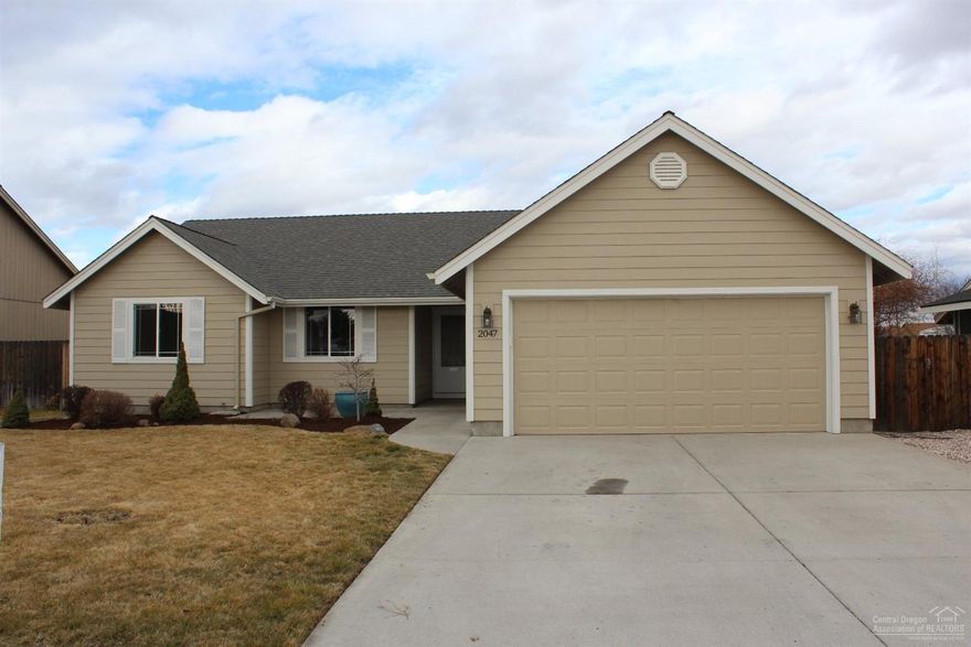 Updated 4 bedroom home on 9148 sf lot , fenced RV parking with power. Huge fenced back yard with 10X15 storage shed and green house frame. New interior paint, carpet, wood laminate flooring, and tile backsplash in kitchen and baths. Vaulted great room/open floor plan that feels larger than 1444sf with gas fireplace. Top of the line stainless appliances. Covered back porch. Finished garage with 220 power. Move in ready!