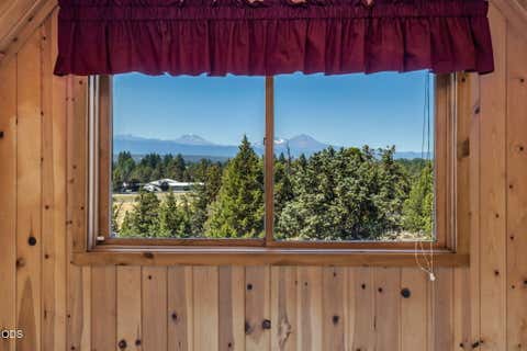 Tiny photo for 65155 Smokey Ridge Road, Bend, OR 97703 (MLS # 220227014)
