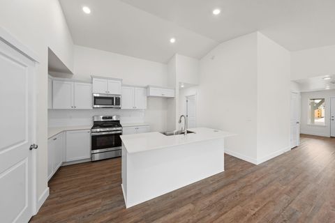 Tiny photo for 4124 SW Pumice Avenue #75, Redmond, OR 97756 (MLS # 220217259)