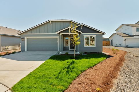 Photo of 4124 SW Pumice Avenue #75, Redmond, OR 97756 (MLS # 220217259)
