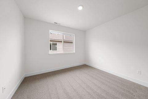 Tiny photo for 4124 SW Pumice Avenue #75, Redmond, OR 97756 (MLS # 220217259)