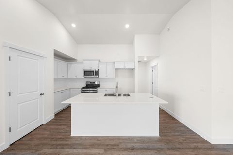 Tiny photo for 4124 SW Pumice Avenue #75, Redmond, OR 97756 (MLS # 220217259)