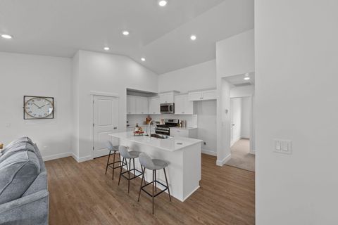 Tiny photo for 4124 SW Pumice Avenue #75, Redmond, OR 97756 (MLS # 220217259)