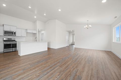 Tiny photo for 4124 SW Pumice Avenue #75, Redmond, OR 97756 (MLS # 220217259)