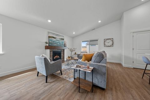 Tiny photo for 4124 SW Pumice Avenue #75, Redmond, OR 97756 (MLS # 220217259)