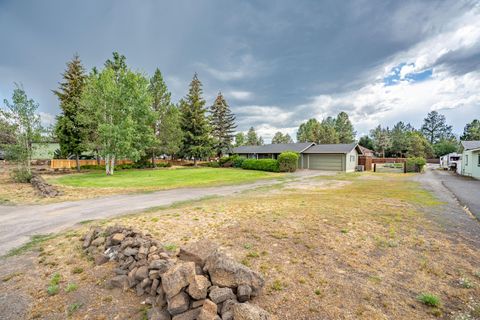Tiny photo for 61969 SE 27th Street, Bend, OR 97702 (MLS # 220216850)
