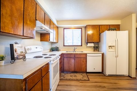 Tiny photo for 61969 SE 27th Street, Bend, OR 97702 (MLS # 220216850)
