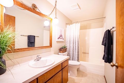 Tiny photo for 61969 SE 27th Street, Bend, OR 97702 (MLS # 220216850)