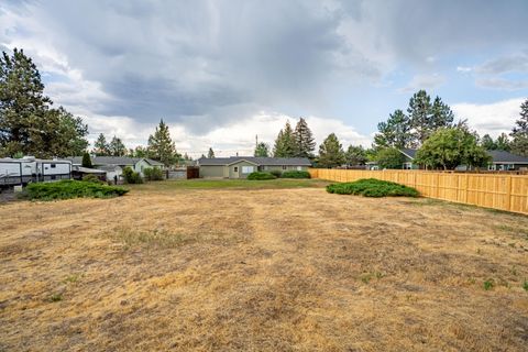 Tiny photo for 61969 SE 27th Street, Bend, OR 97702 (MLS # 220216850)
