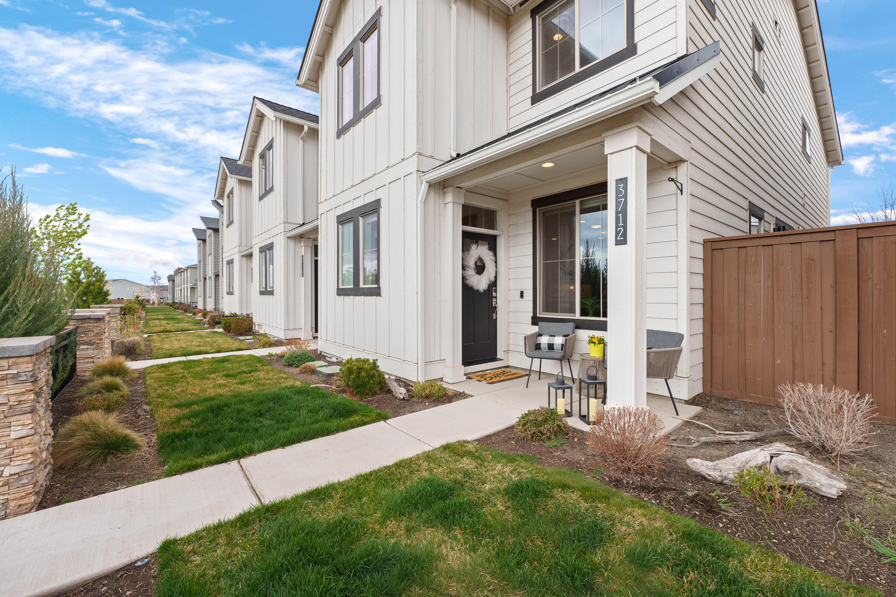 3712 NE Petrosa Avenue