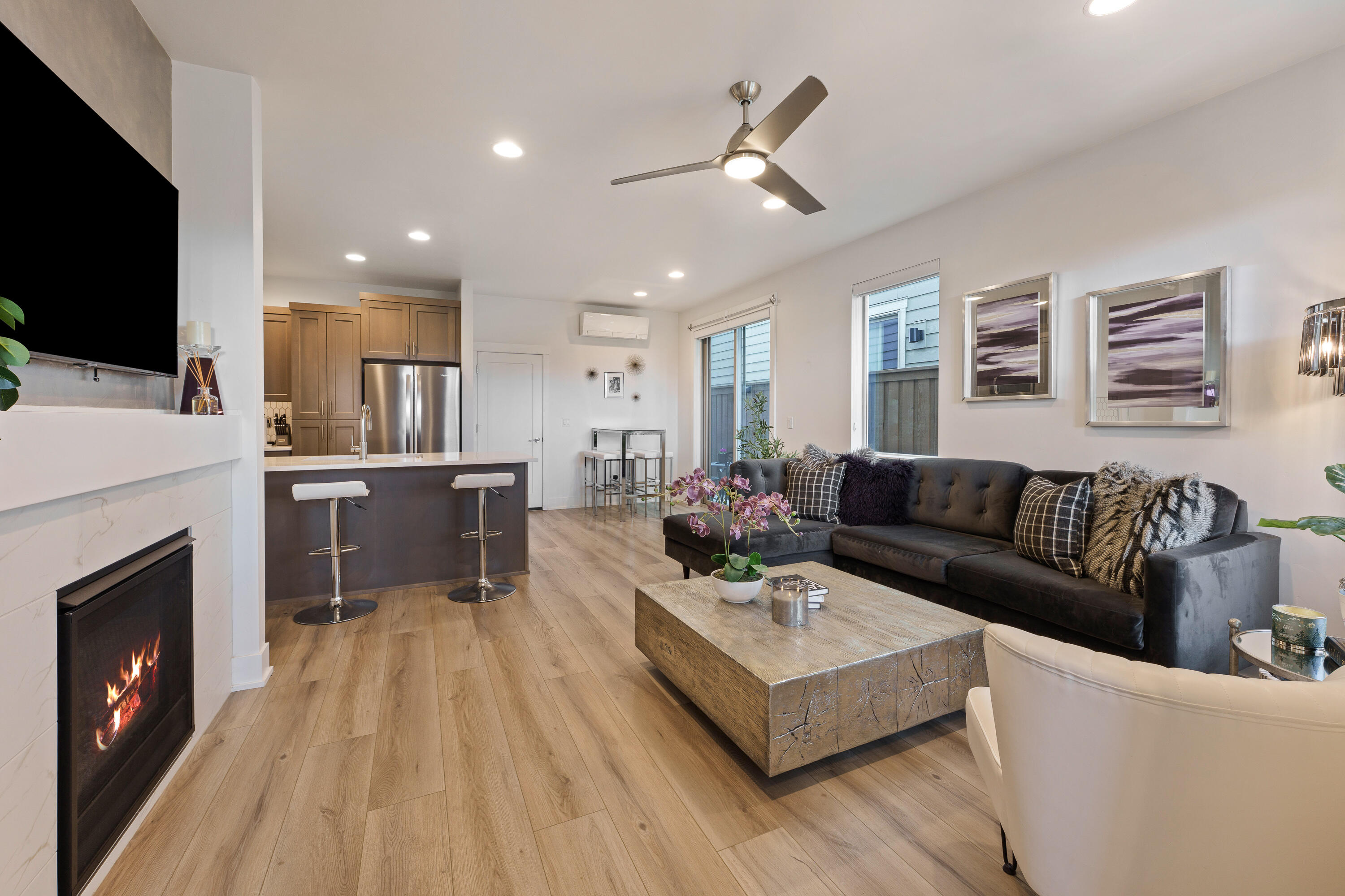 3712 NE Petrosa Avenue