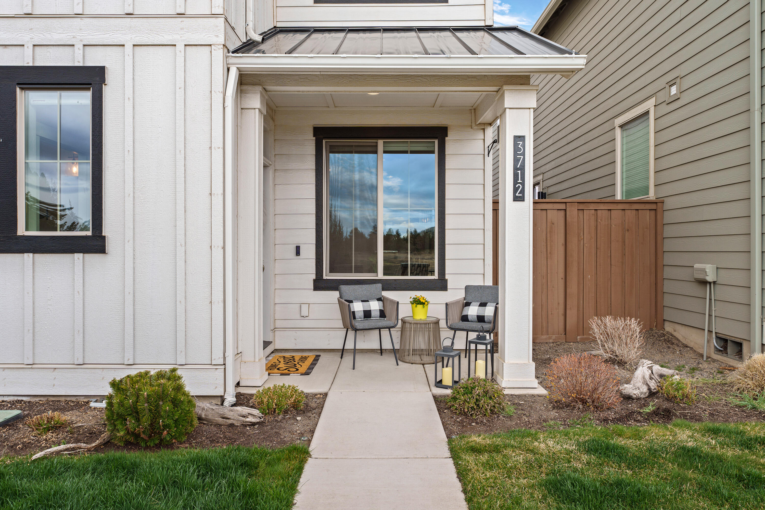 3712 NE Petrosa Avenue