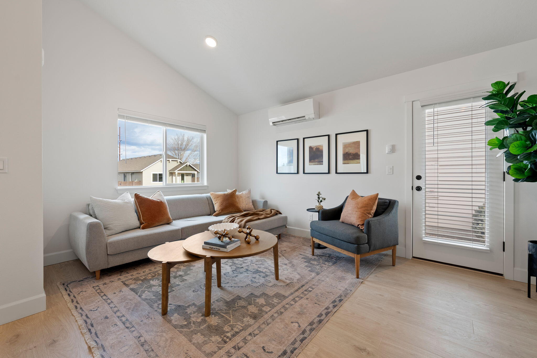 4085 SW Pumice Avenue 98