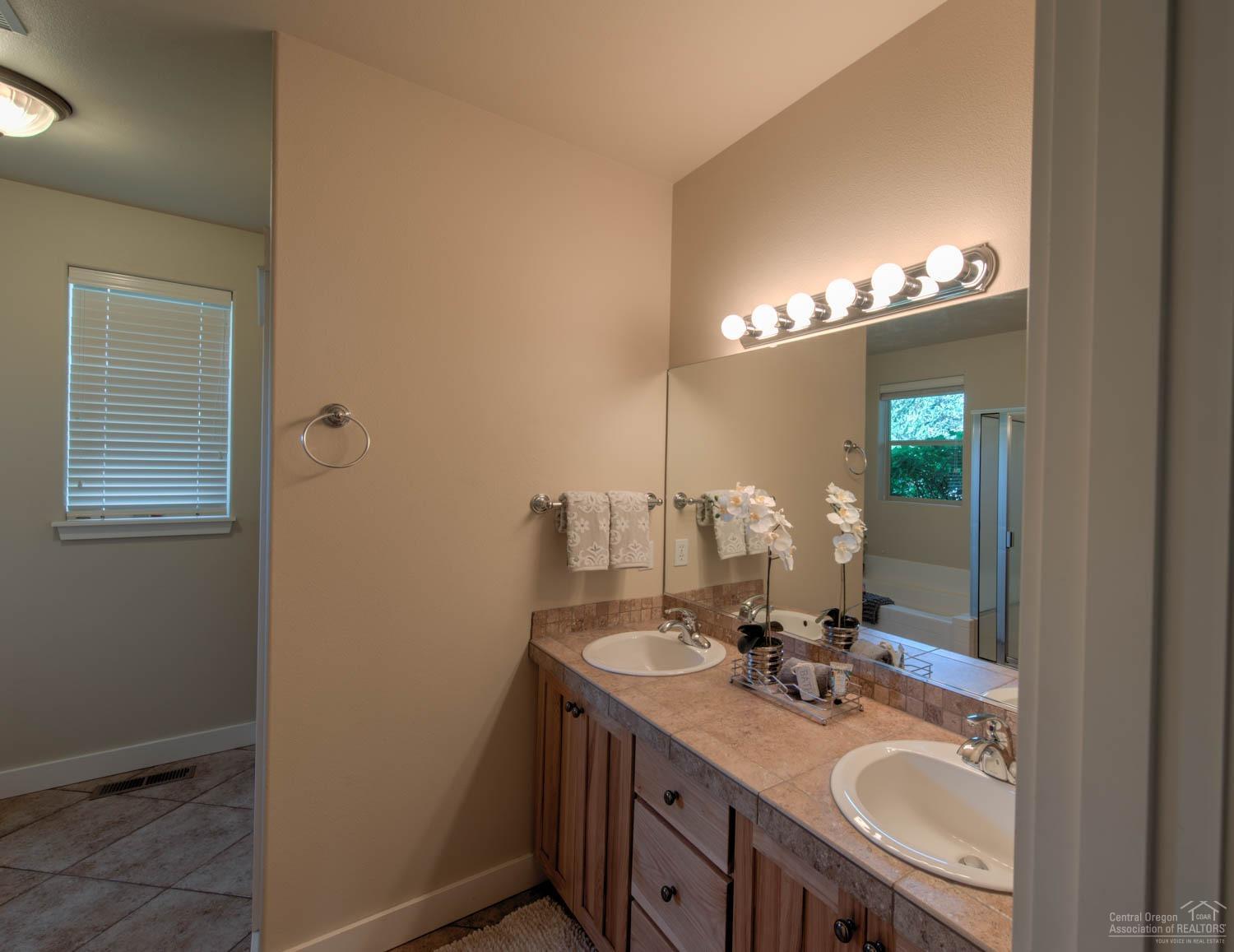 Broken Top - Residential