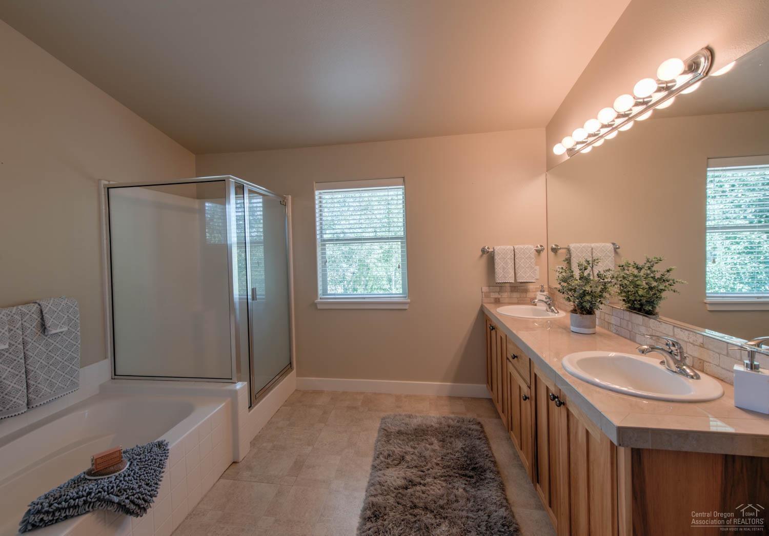 Broken Top - Residential