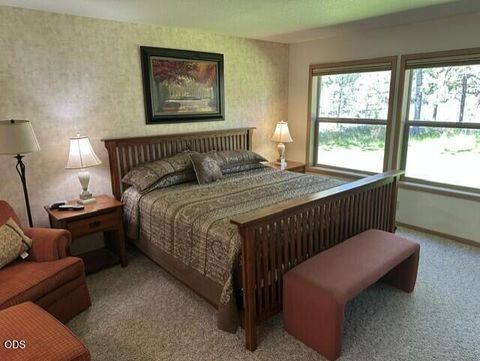 Tiny photo for 57377 Beaver Ridge Loop #29-D, Sunriver, OR 97707 (MLS # 220223162)