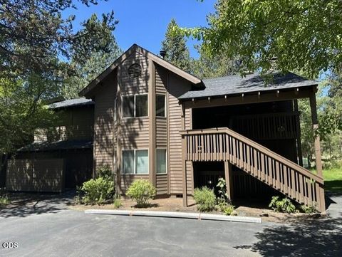 Photo of 57377 Beaver Ridge Loop #29-D, Sunriver, OR 97707 (MLS # 220223162)