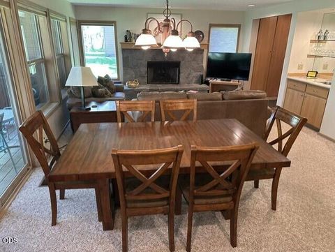 Tiny photo for 57377 Beaver Ridge Loop #29-D, Sunriver, OR 97707 (MLS # 220223162)