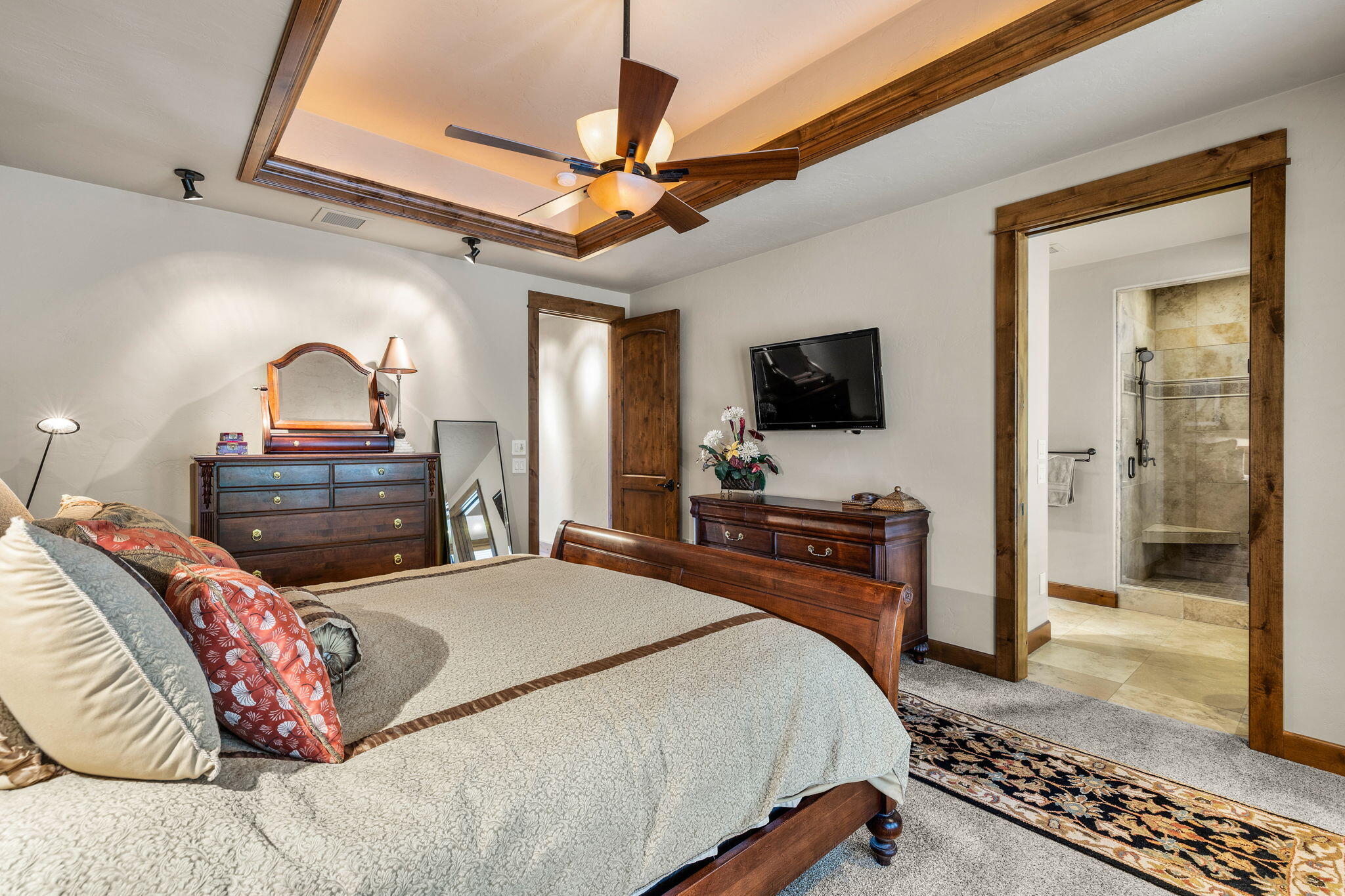 Three Pines - Residential