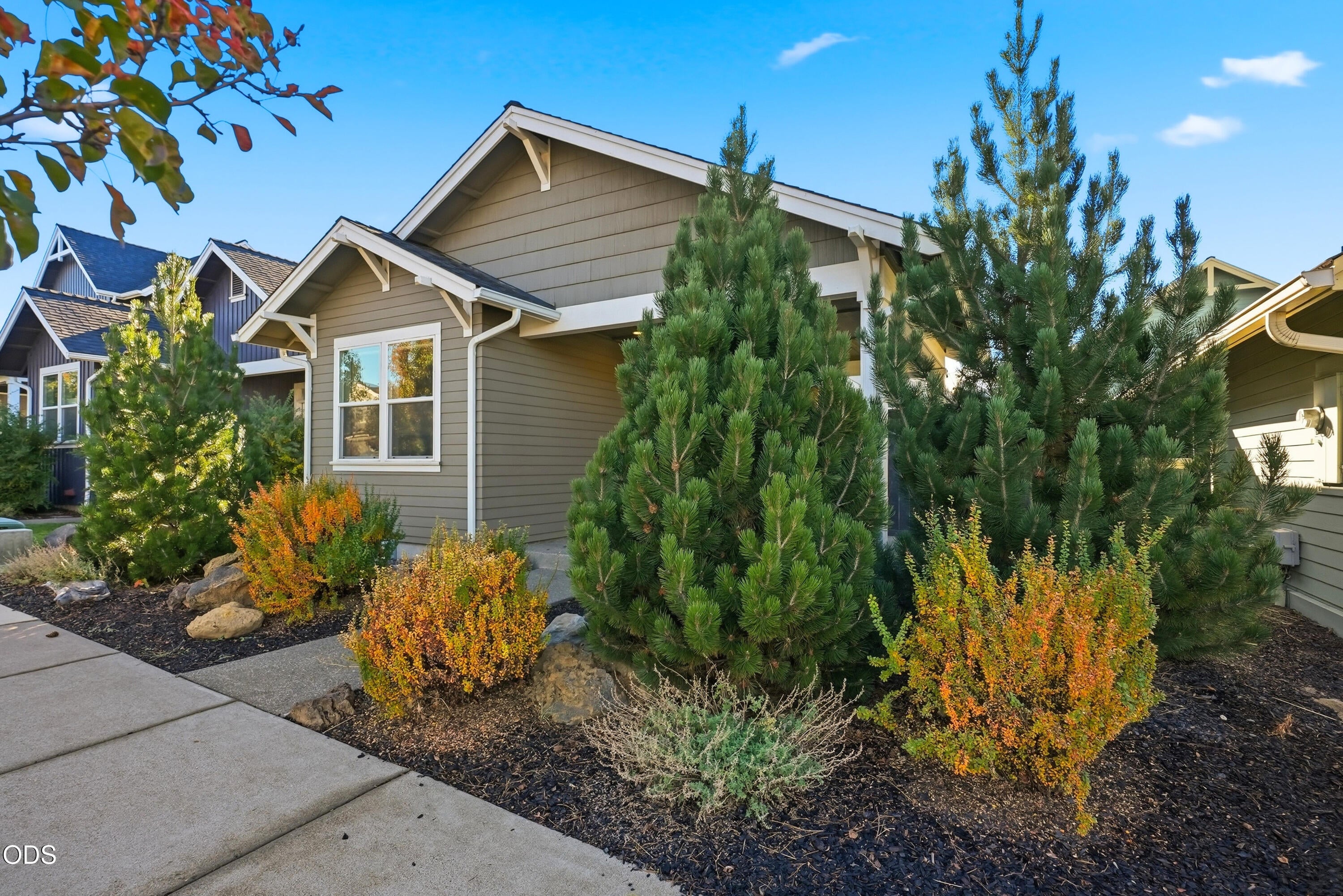 639 NE Vail Lane