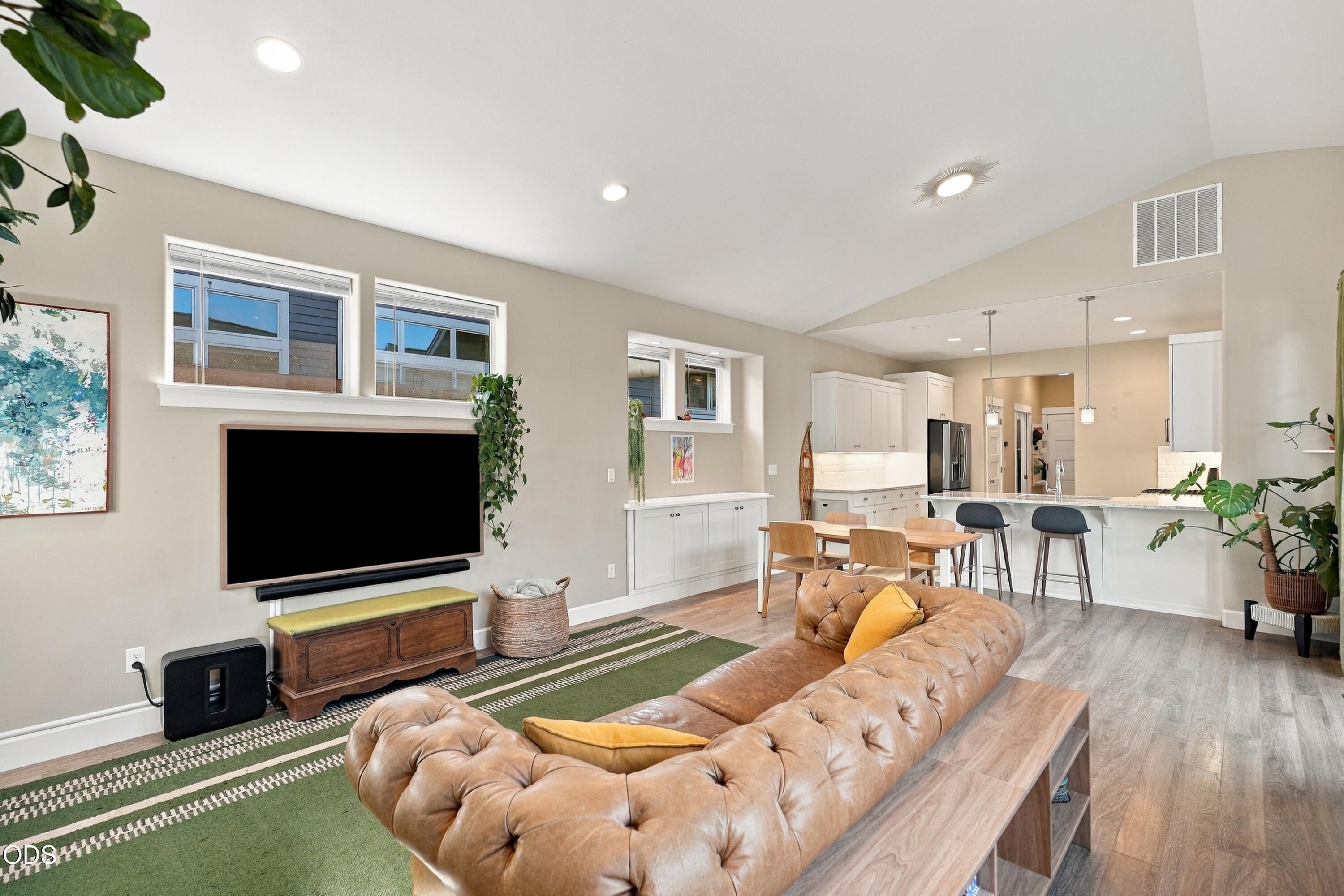 639 NE Vail Lane