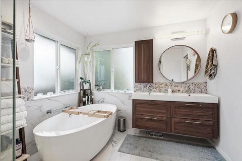 Tiny photo for 2074 SE Kayleigh Way, Grants Pass, OR 97526 (MLS # 220215172)