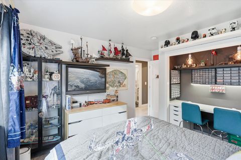 Tiny photo for 2074 SE Kayleigh Way, Grants Pass, OR 97526 (MLS # 220215172)