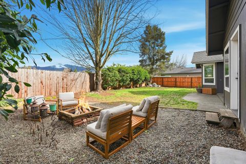 Tiny photo for 2074 SE Kayleigh Way, Grants Pass, OR 97526 (MLS # 220215172)