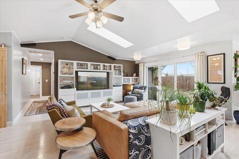 Tiny photo for 2074 SE Kayleigh Way, Grants Pass, OR 97526 (MLS # 220215172)