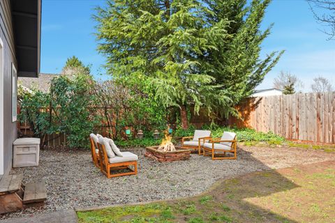 Tiny photo for 2074 SE Kayleigh Way, Grants Pass, OR 97526 (MLS # 220215172)