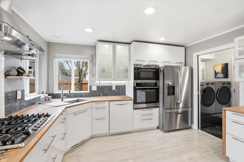 Tiny photo for 2074 SE Kayleigh Way, Grants Pass, OR 97526 (MLS # 220215172)